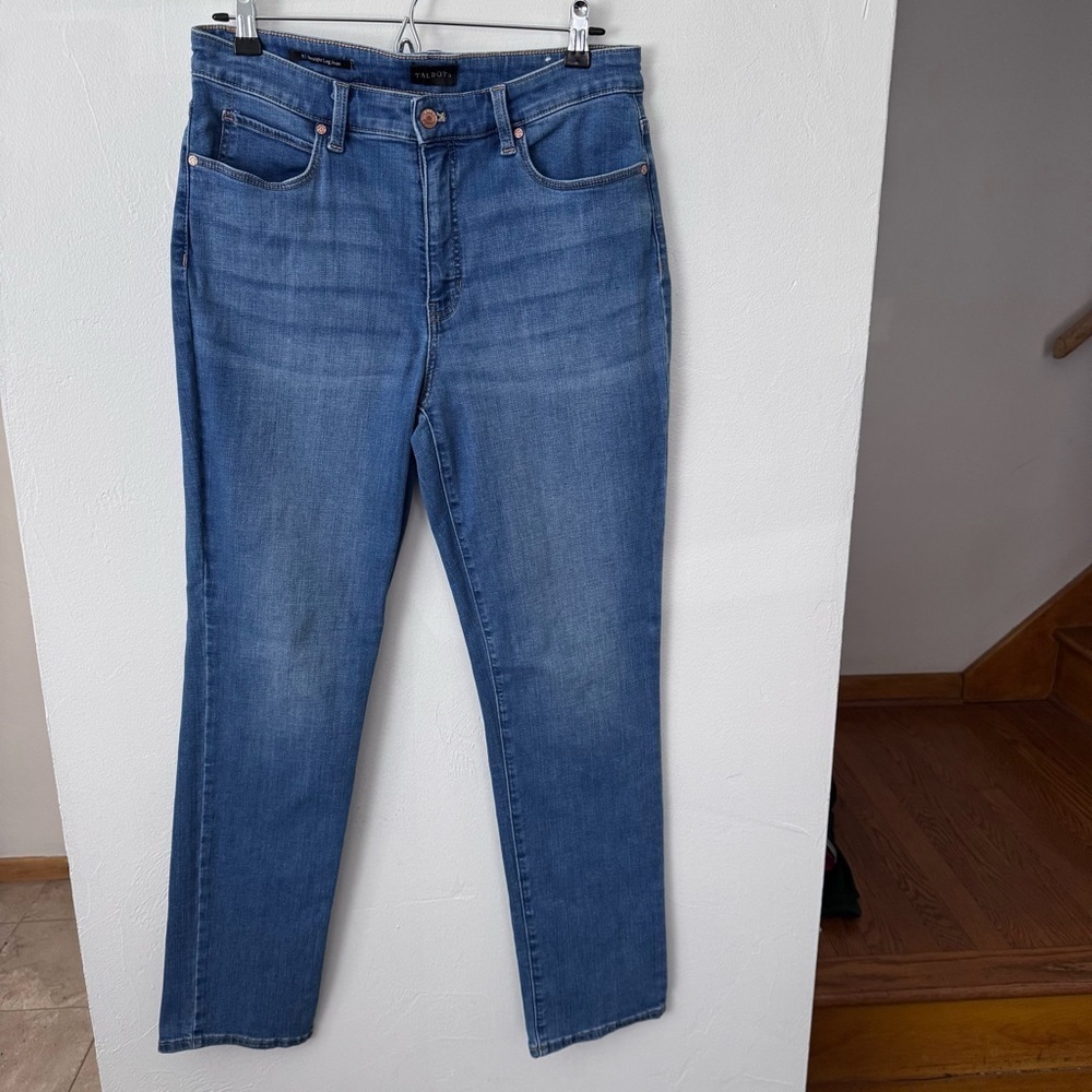 Talbots straight leg jean medium wash Size 10